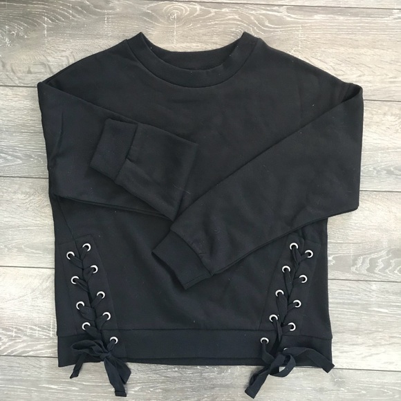 •FINAL PRICE• Black Pullover Sweater - Picture 2 of 4